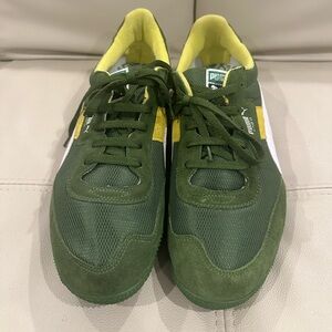Puma men’s retro sneaker green suede size 14